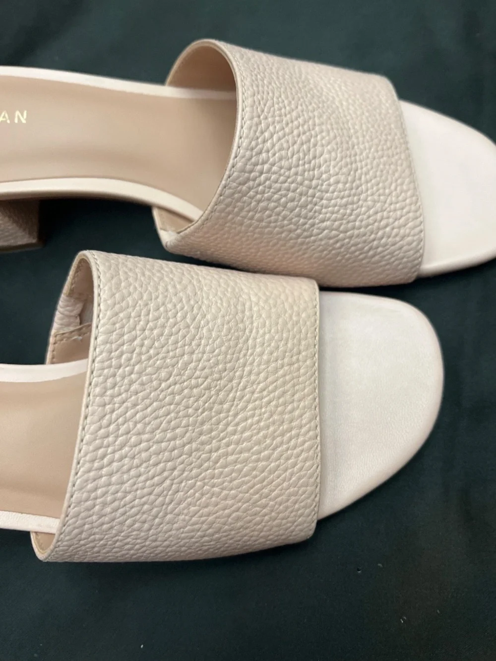 Like New Cole Haan Calli Blush Color, Leather, Open Toe Slide Sandals.  Sz. 8.5.